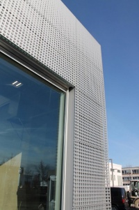 BMW Classic München - gelochte Blechfassade